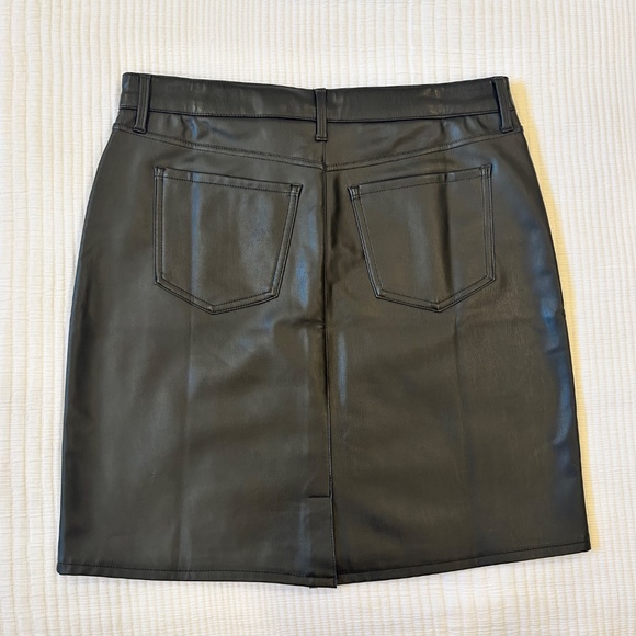 NYDJ Sculpt-Her Five-Pocket Faux Leather Skirt - Size 8 - Picture 6 of 7